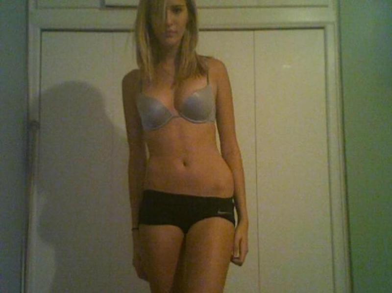 14P Wild blonde coed with a fine ass displays her shaved pussy