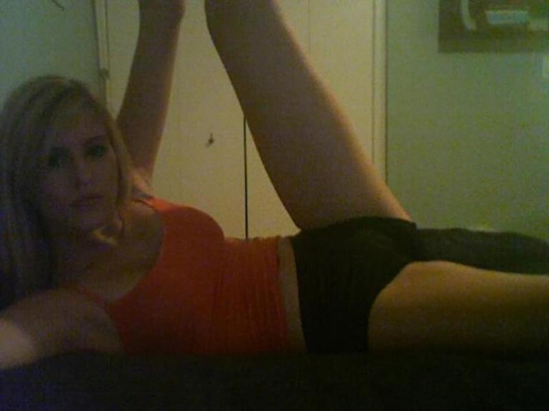 14P Wild blonde coed with a fine ass displays her shaved pussy