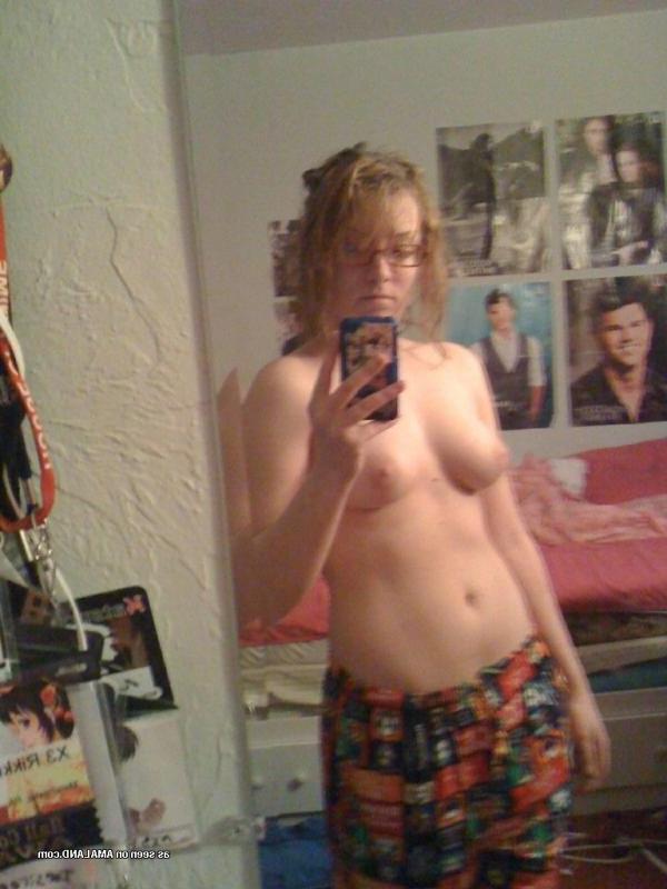 14P Compilation of a nerdy kinky babe selfshooting in the nude
