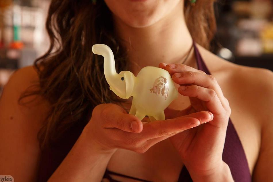 8P Pretty coed Yulia Sosnova gets naughty at a head shop