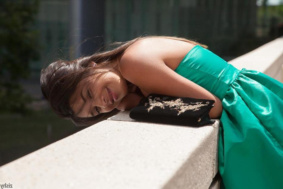 8P Brunette coed Yesenia Corral shows you what's up her dress