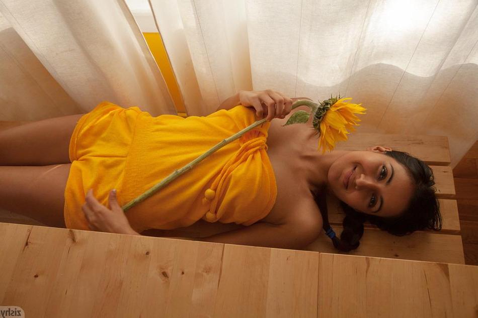 8P Indian coed Vijaya Singh teases with her sexy body