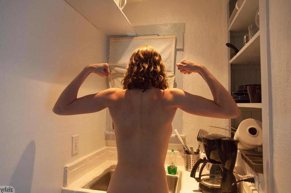 8P Beautiful coed Anya Amsel has some fun at home