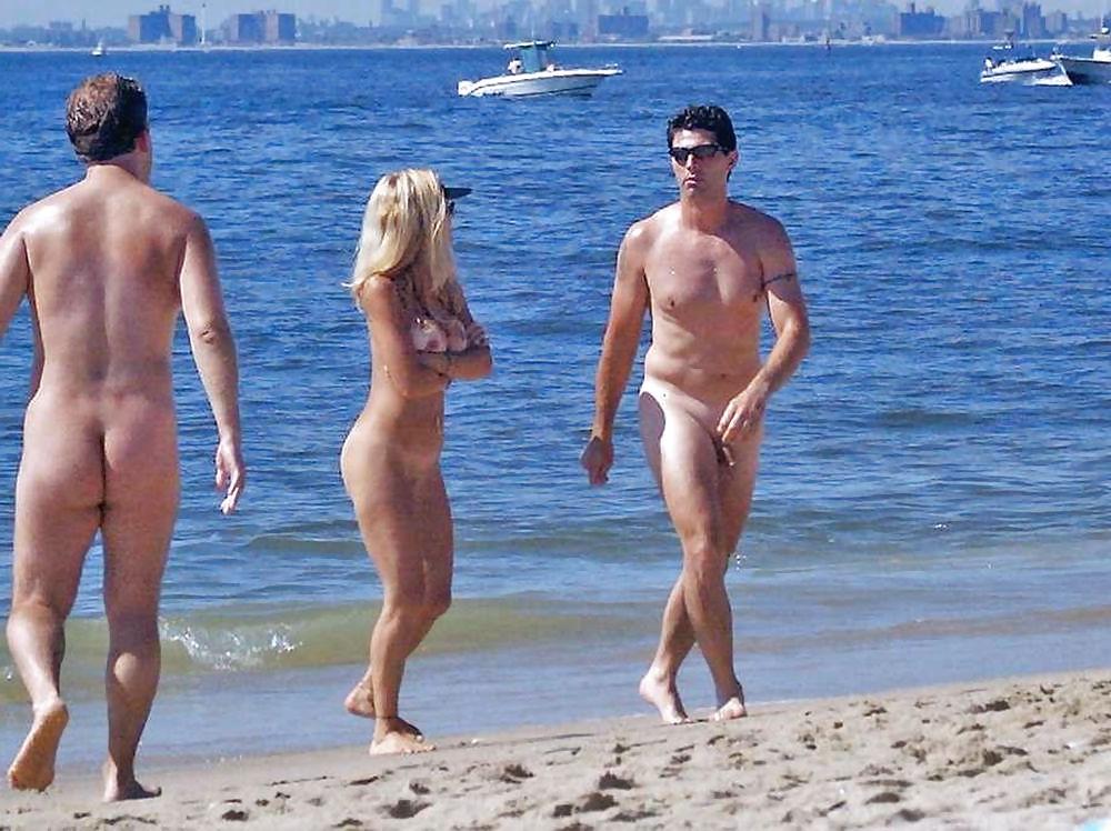 25P Nudist Couples 3