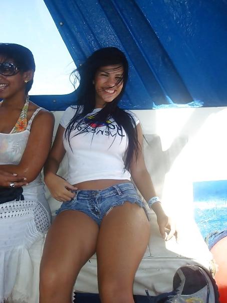 25P Latinas babe