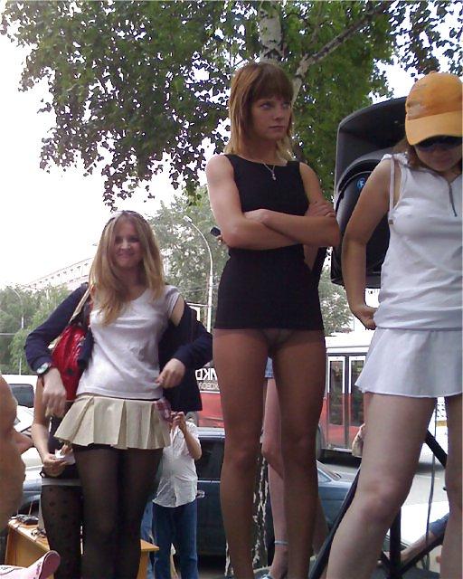 25P Nylon - upskirt - leg 14