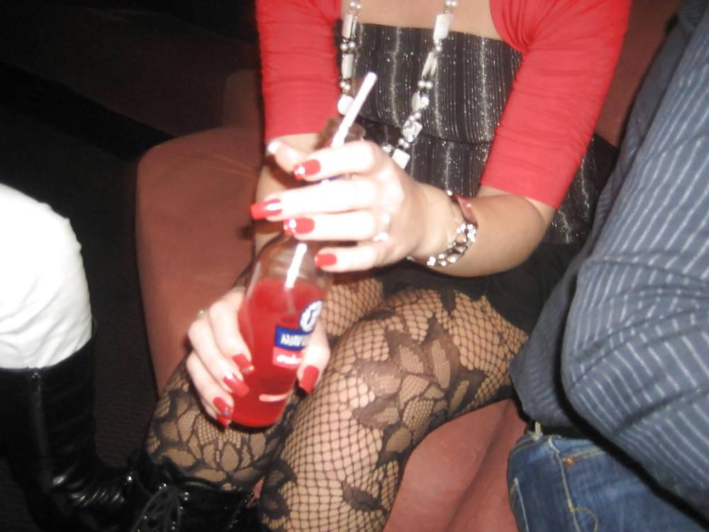 25P Nylon - upskirt - leg 14