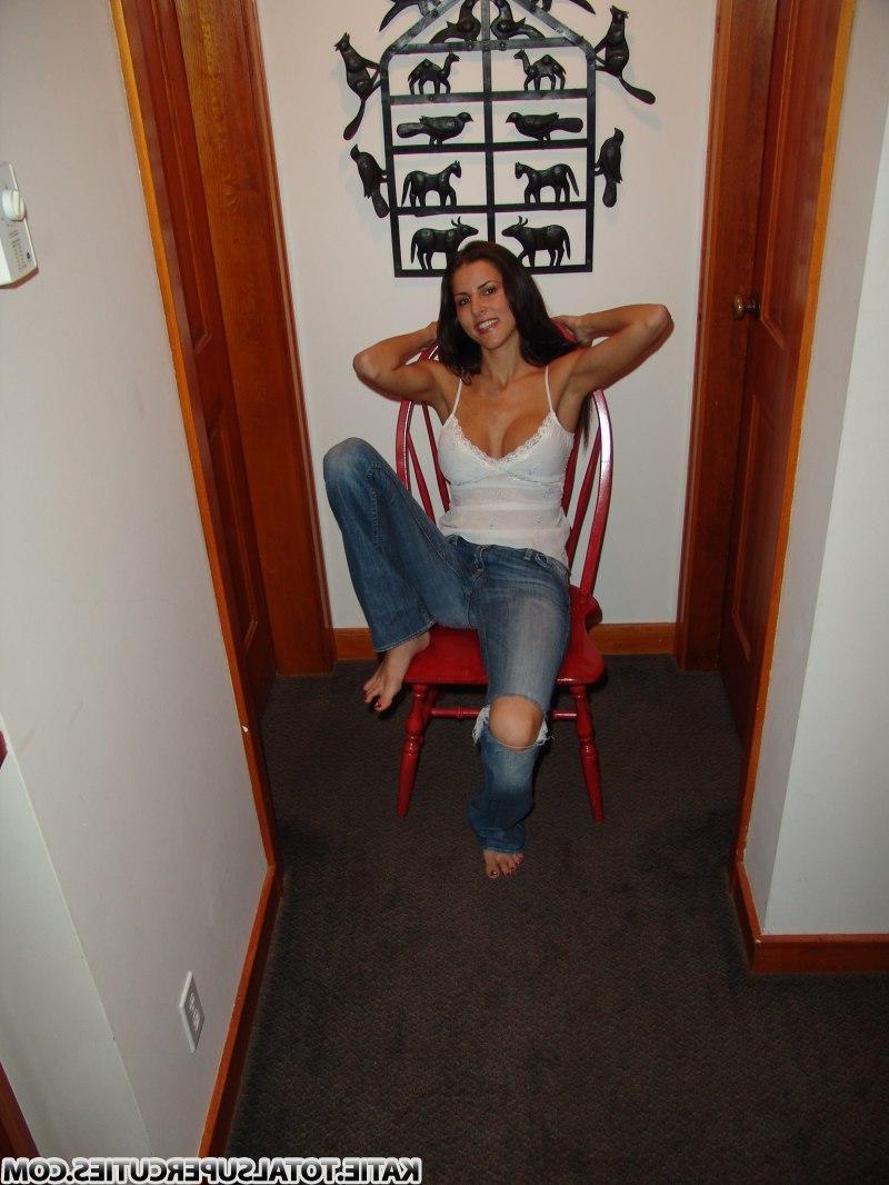 20P Pictures of a hot coed getting naked
