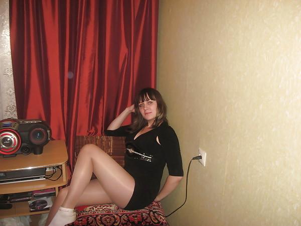 25P Nylon - upskirt - leg 9