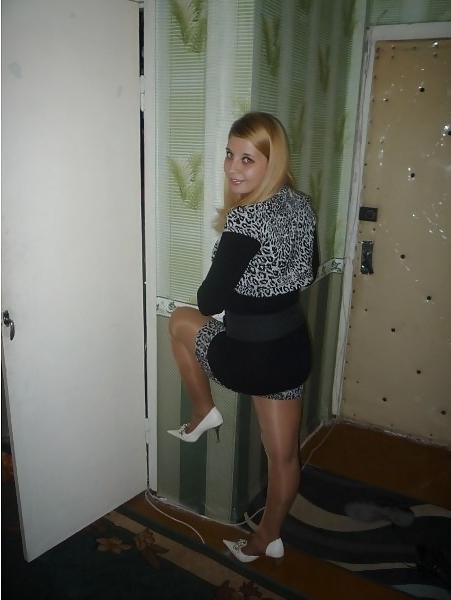 25P Nylon - upskirt - leg 9