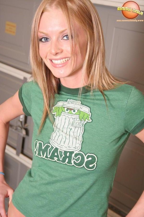 18P Pictures of a hot teen blond in her panties