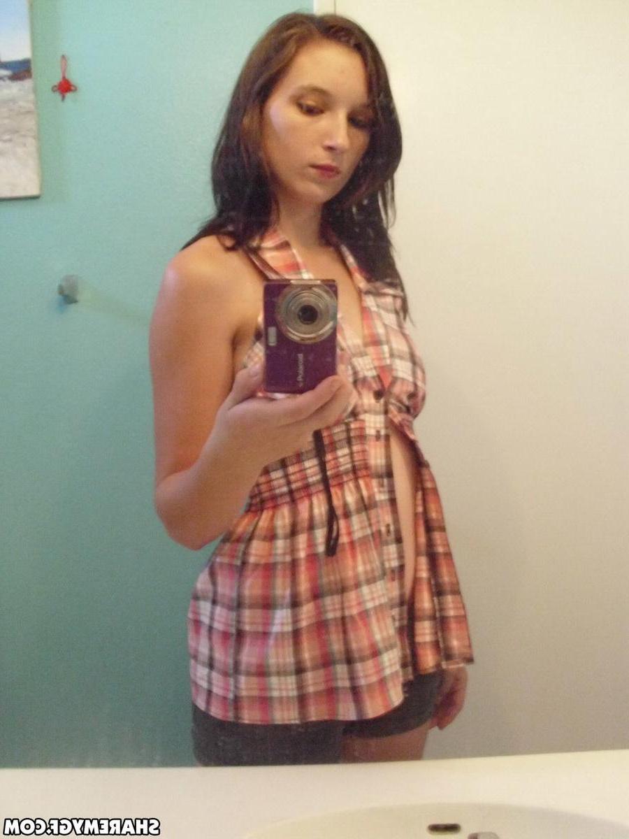 20P Hot brunette coed takes nude selfies for you at home and outside