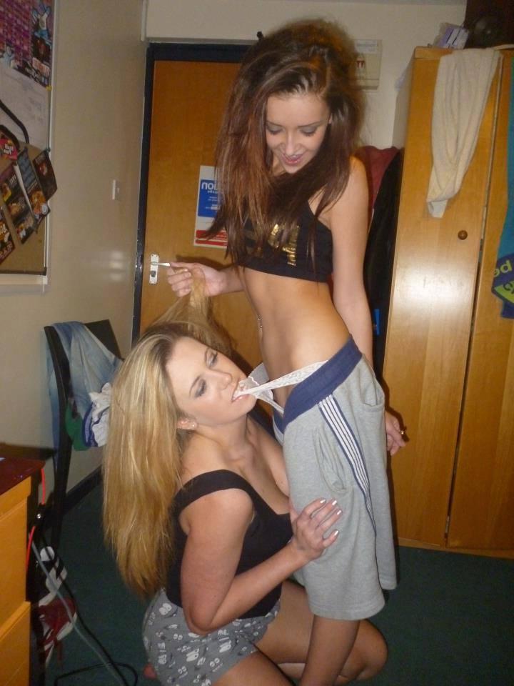 15P Super hot college coeds share some of their stunning selfies