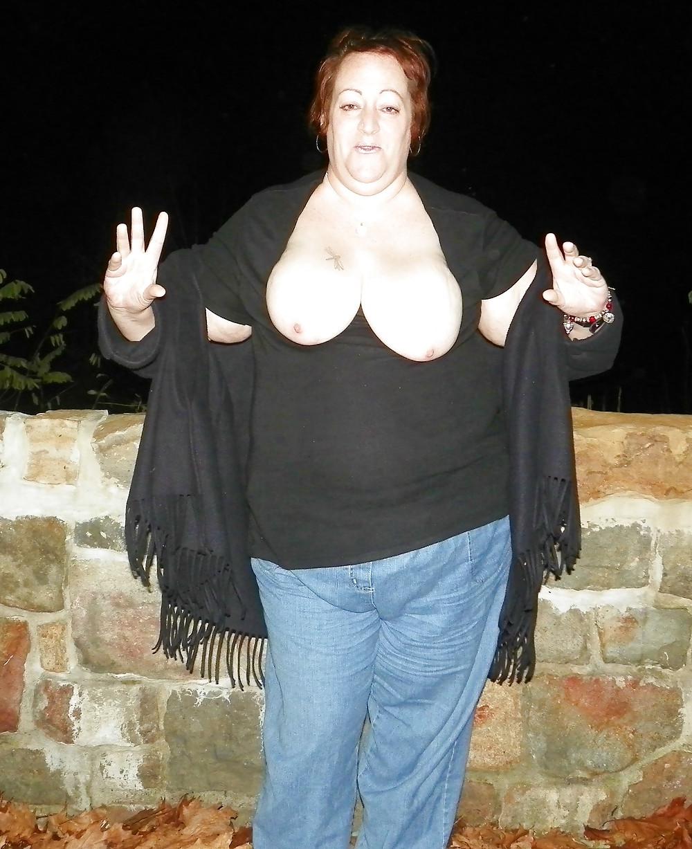 9P Public outdoors blow job-interracial
