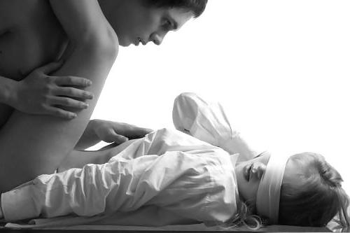 18P Blindfolded Sensuality