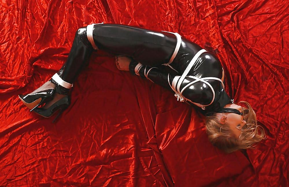 25P BDSM Gagged Women