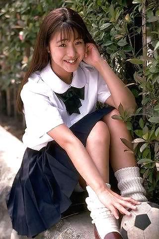 25P High school girls 07