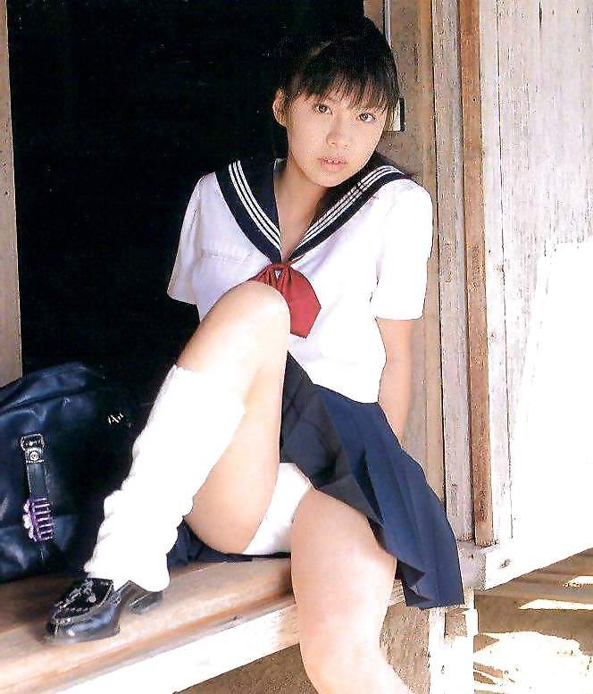 25P High school girls 07