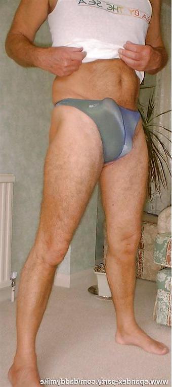 4P Speedo bulge is hot