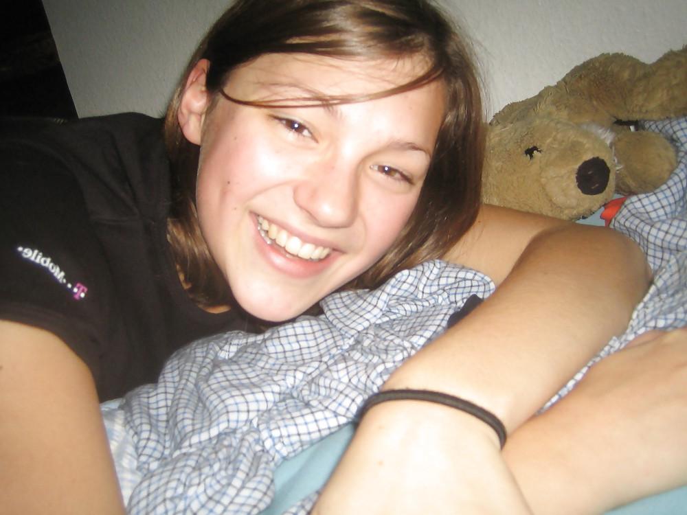 25P German Blond Teen