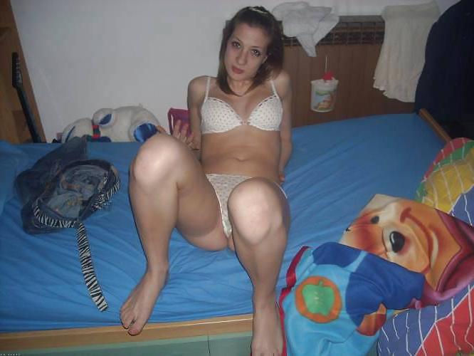 8P Amateur girl at home