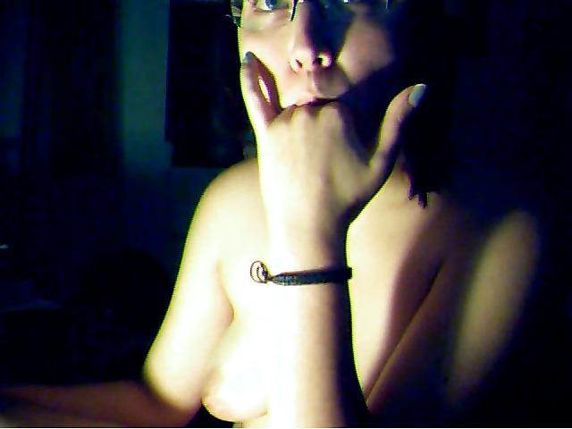 25P Skype girl flashing
