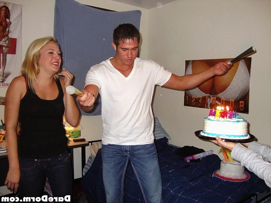 16P College coeds dorm party