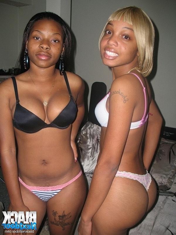 10P Two round teen butts way more better than one