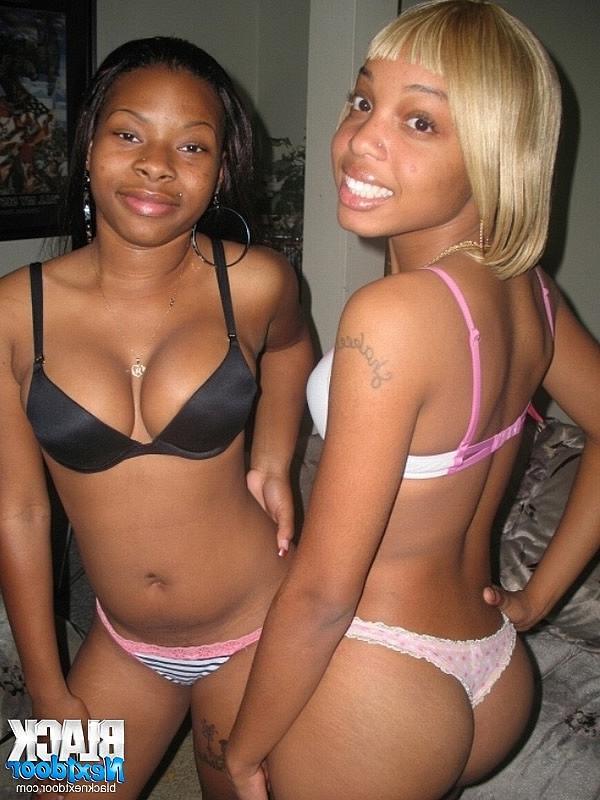 10P Two round teen butts way more better than one