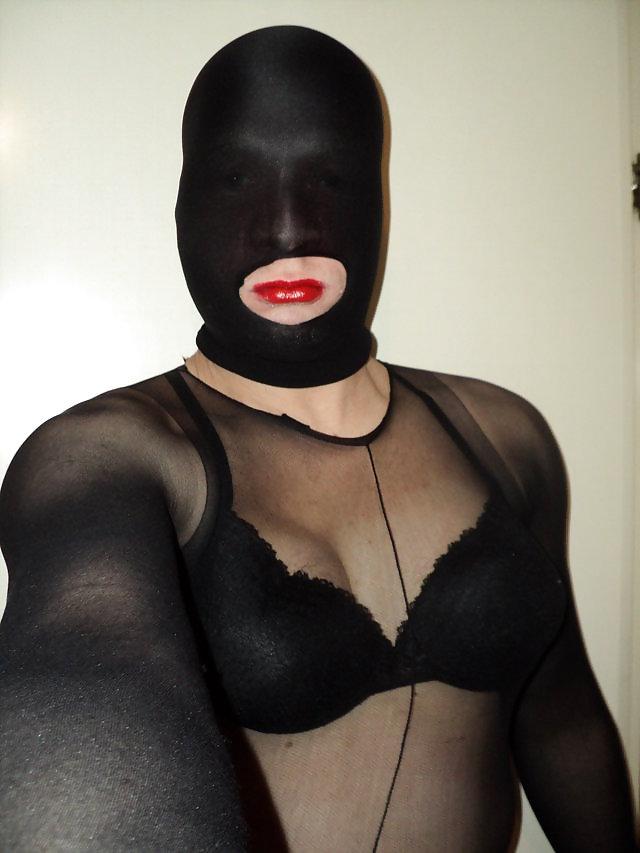 25P HORNY IN PANTYHOSE