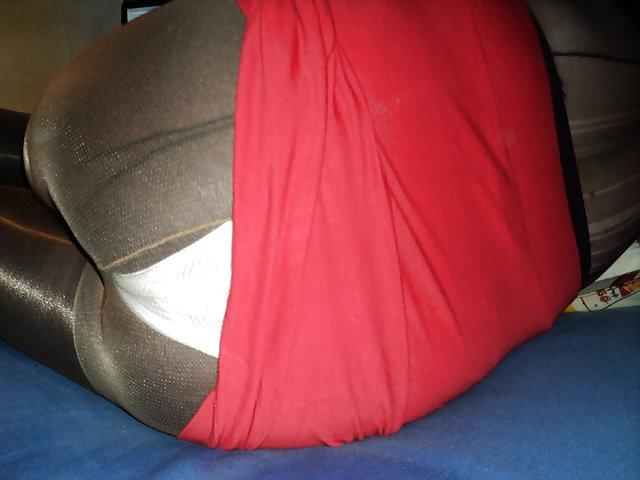 25P HORNY IN PANTYHOSE