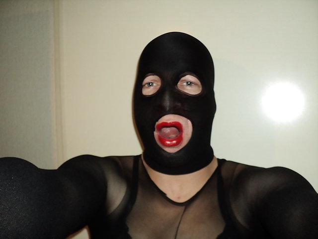 25P HORNY IN PANTYHOSE