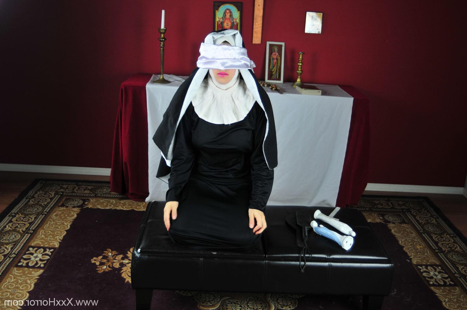15P Anal nun confessing sins to perverted priest