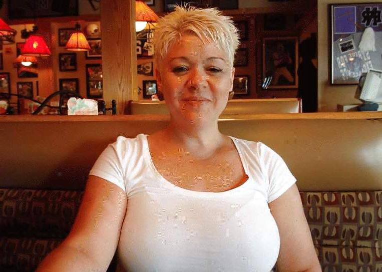 22P MILF SNOW BUNNY