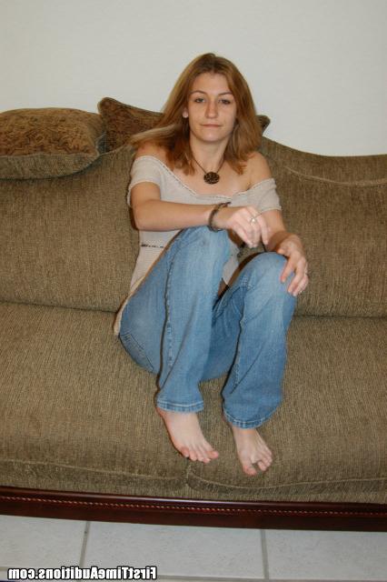 15P Skinny amateur wants to fuck for the first time on camera