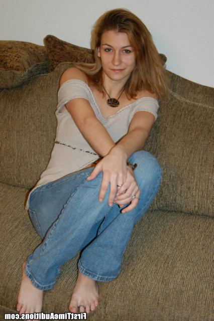 15P Skinny amateur wants to fuck for the first time on camera