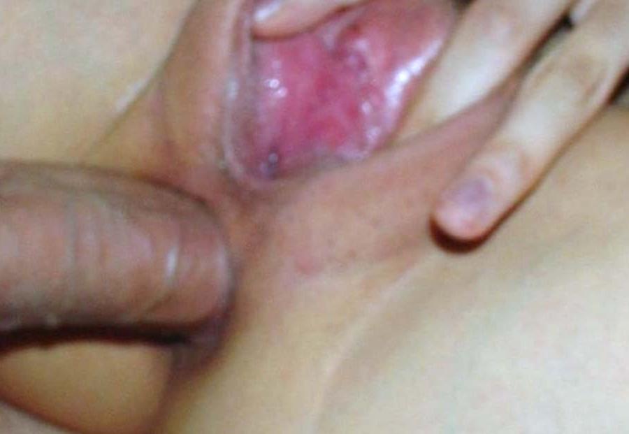 10P Photos of sleazy sluts enjoying anal sex