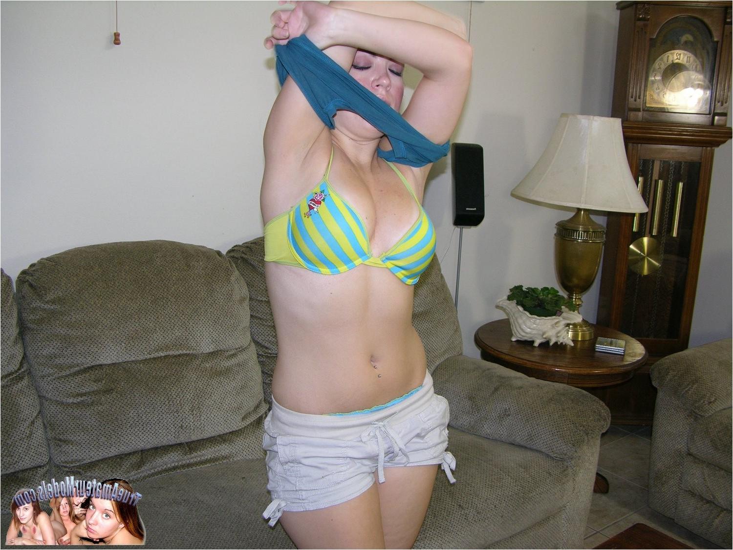 10P Amateur  Year Old Babe Modeling Nude