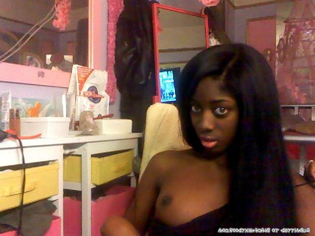 10P 18 yo slim teen hommade photos