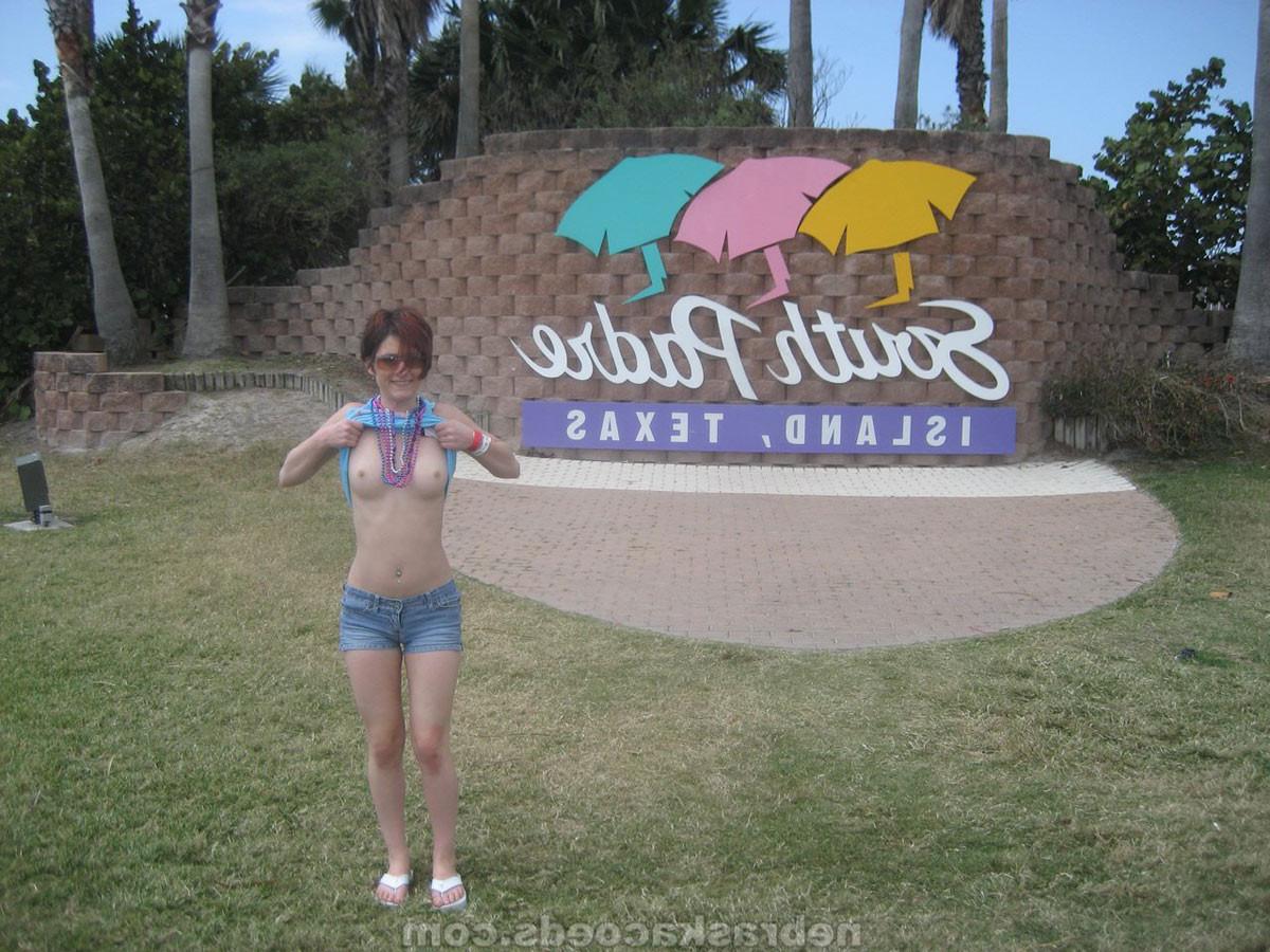 16P Cute redhead college girl naked at spring break from Nebraska Co