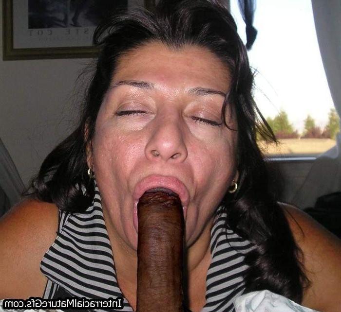 15P Interracial Mature Girlfriends taking black cock