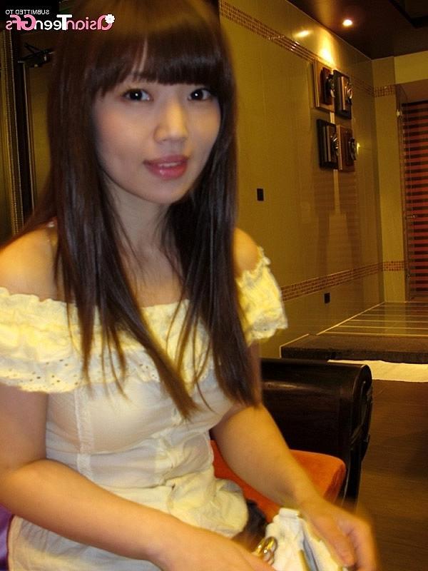 10P Hot young sweety poing in sexy fishnet lingerie