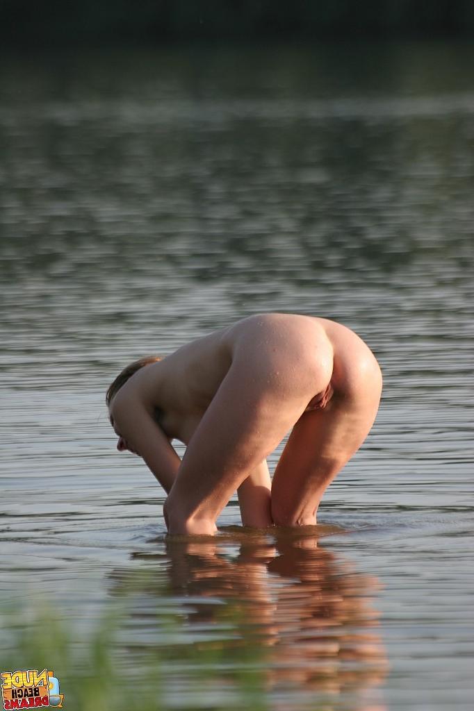 15P Guy and his girlfriend totally nude