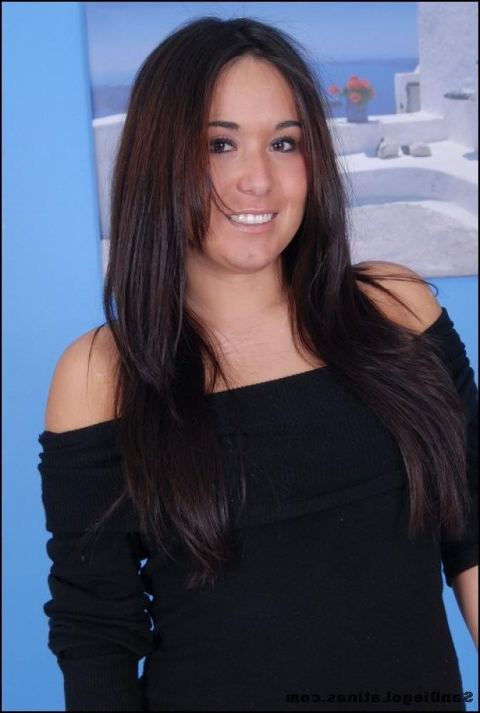 15P Hot latina amateur stripping and posing like a pro