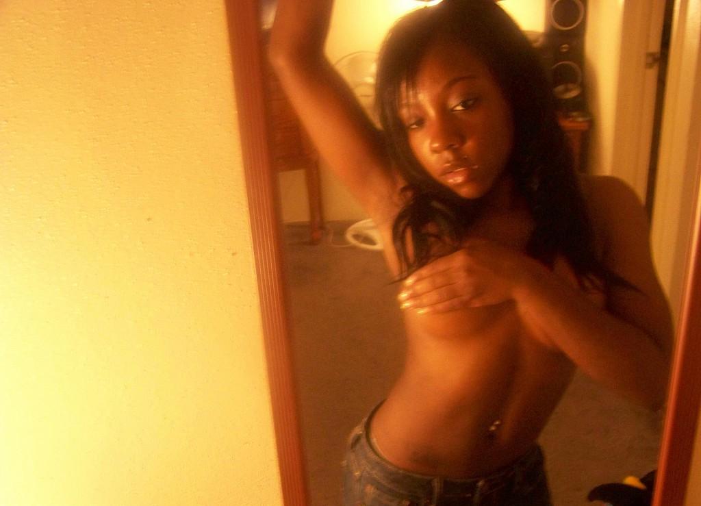 12P Stolen amateur shots of black teenies