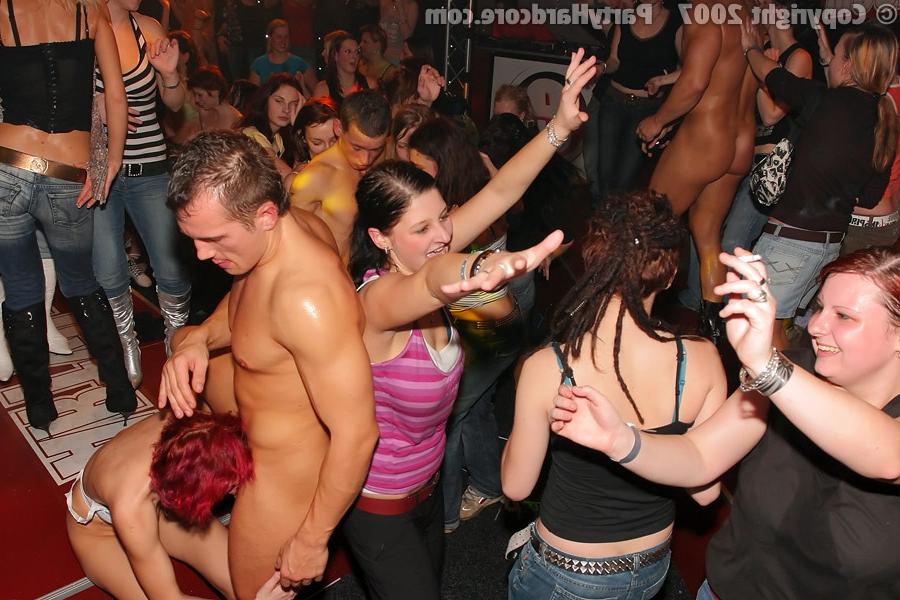 11P Girls party hard at the local club