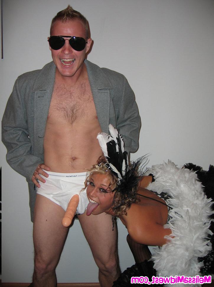 15P Melissa Midwest out at a club for Halloween licking dildo