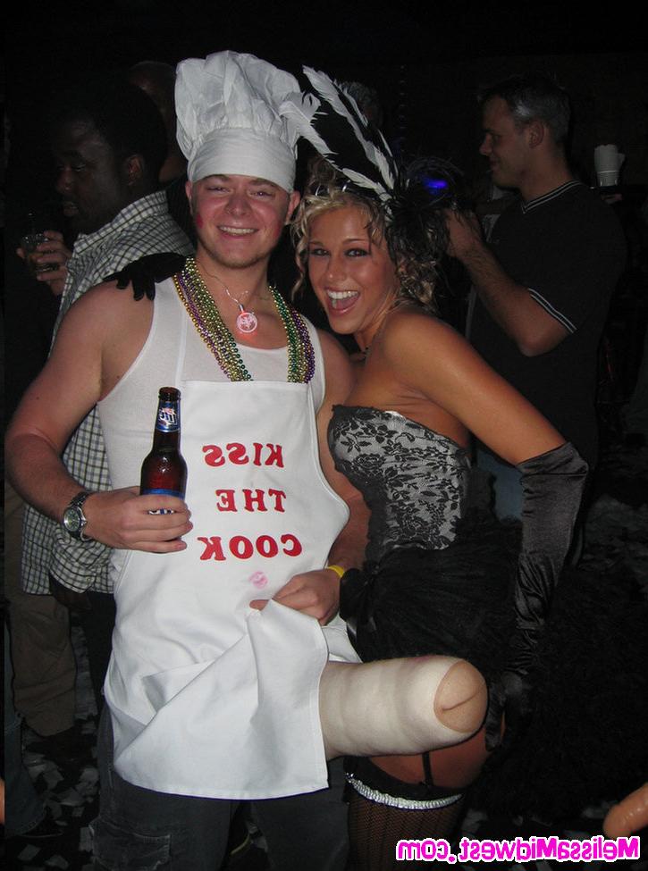 15P Melissa Midwest out at a club for Halloween licking dildo