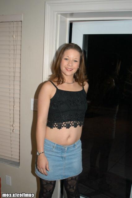 15P Cute amateur avery gets a hot fuck with her garters on