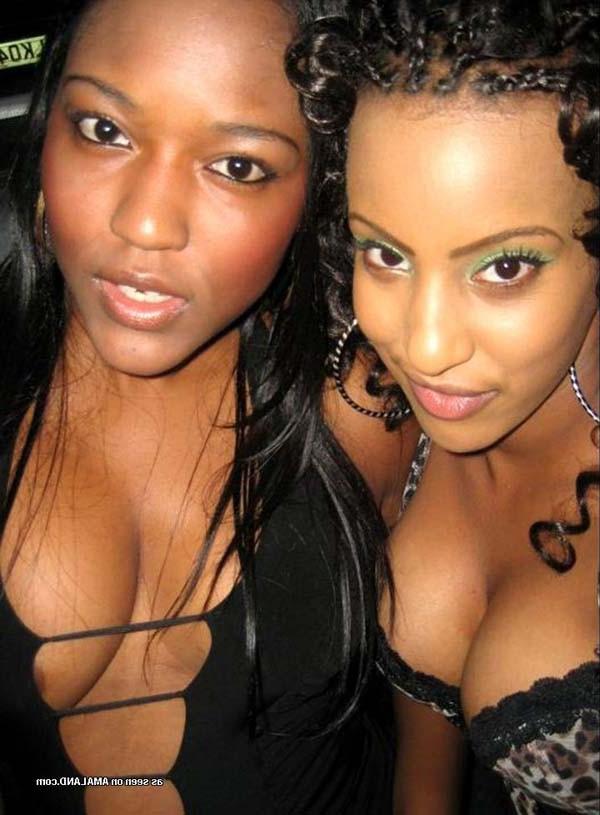 12P Stolen amateur shots of black teenies